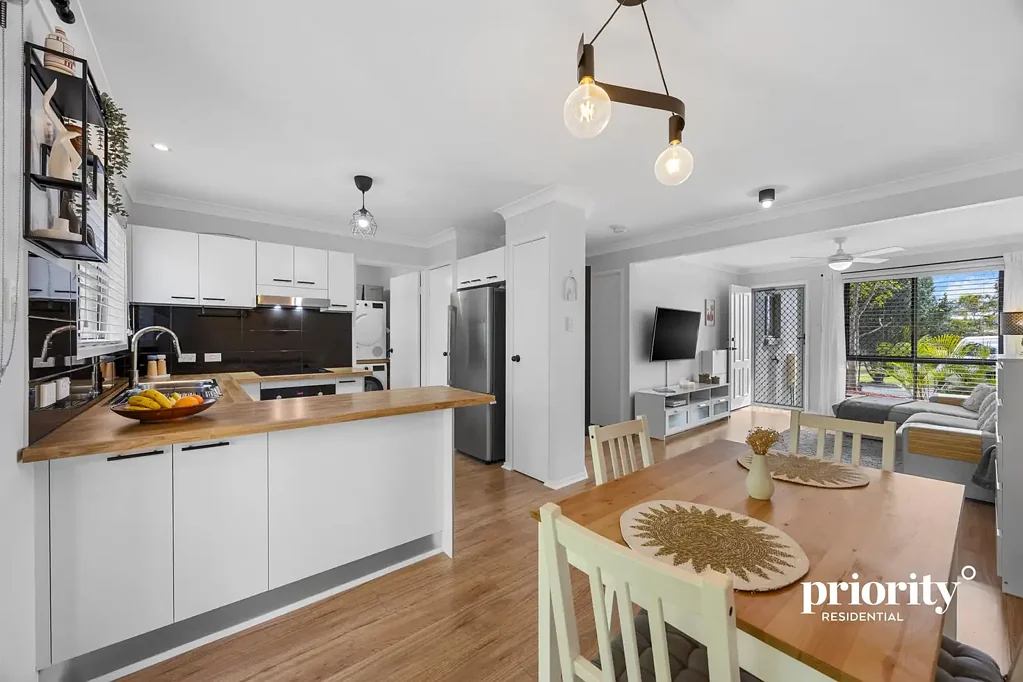 Brendale 3房 备受追捧的“Moreton Domain”精美翻新联排别墅 Beautifully renovated townhouse in the sought-after "Moreton Domain"