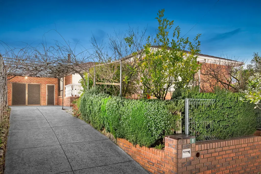 Epping 3ਬੈੱਡਰੂਮ Charming Family Home with Outdoor Entertaining in a Quiet Court Location