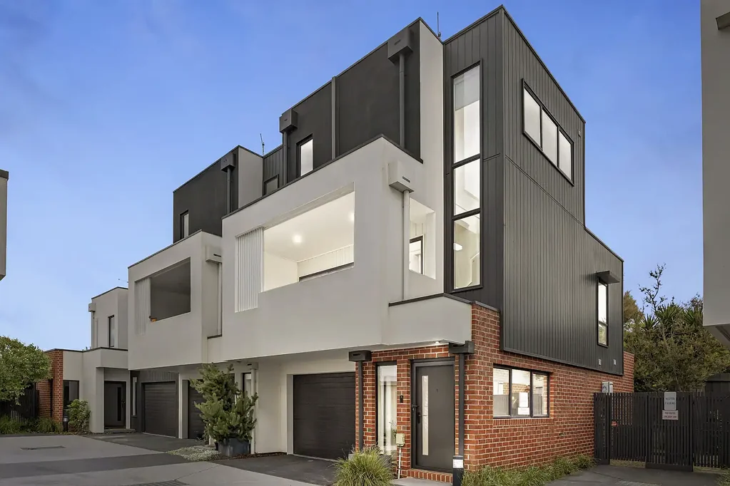 Mentone 2Kwarto Contemporary, Beachside Living on the Village Edge