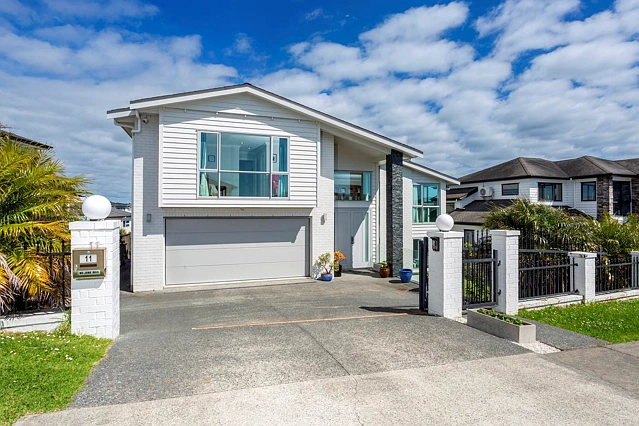 11 Walter Crescent, Millwater, Rodney