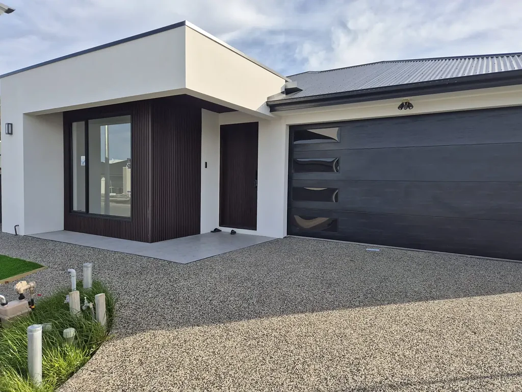 Brand New 4-Bedroom Family Home for Rent - Mickleham