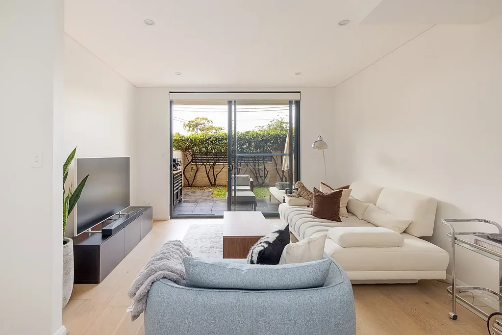 Spacious courtyard apartment in the heart of Gladesville