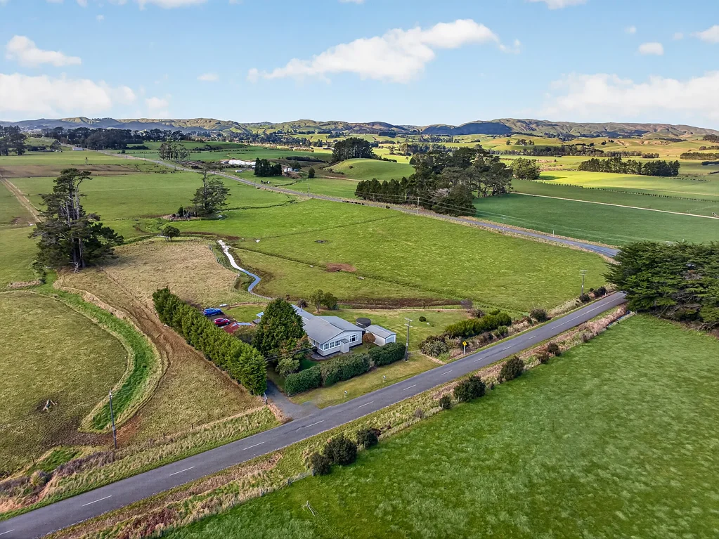 Eketahuna 4房  BEO $619,000 Vendors Have Found Their New Paradise