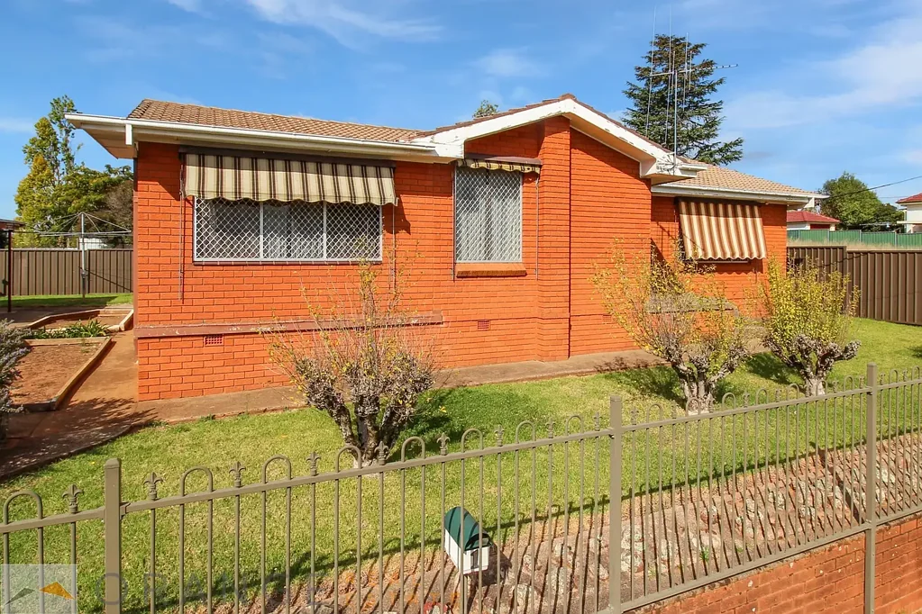 1 Adina Crescent, Orange, NSW 2800