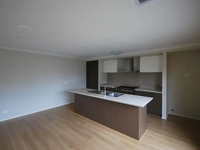 18 Selandra Boulevard, Clyde North, VIC 3978, 3房, 2浴, House