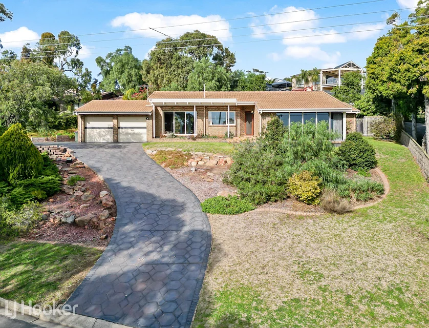 50 Broadmeadow Drive, Flagstaff Hill, Southern Adelaide, 3 Bedrooms, 2 Bathrooms, House