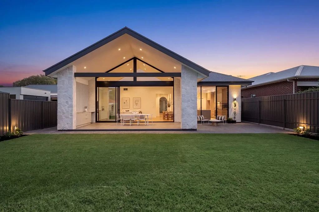 Daw Park 4कमरा AYER OF SOPHISTICATION | A Remarkable Bungalow Recast as an Architectural Modern Marvel