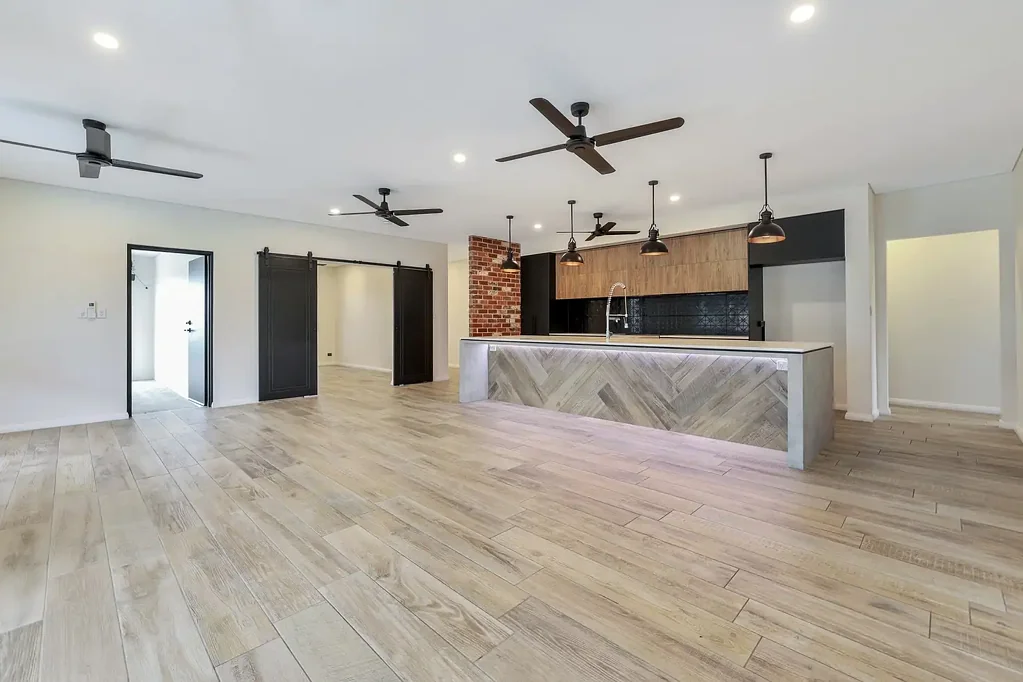 Zuccoli 4બેડરૂમ Stunning Family Abode with Solar and Pool + media room