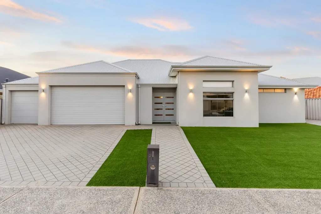 2 Margaret Road, Secret Harbour, WA 6173