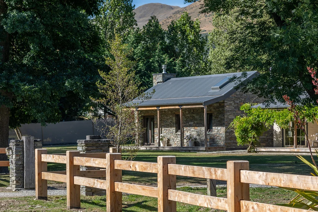Dalefield/Wakatipu Basin 4ห้องนอน Arrow Gold  - A Rare Multi-Income Opportunity