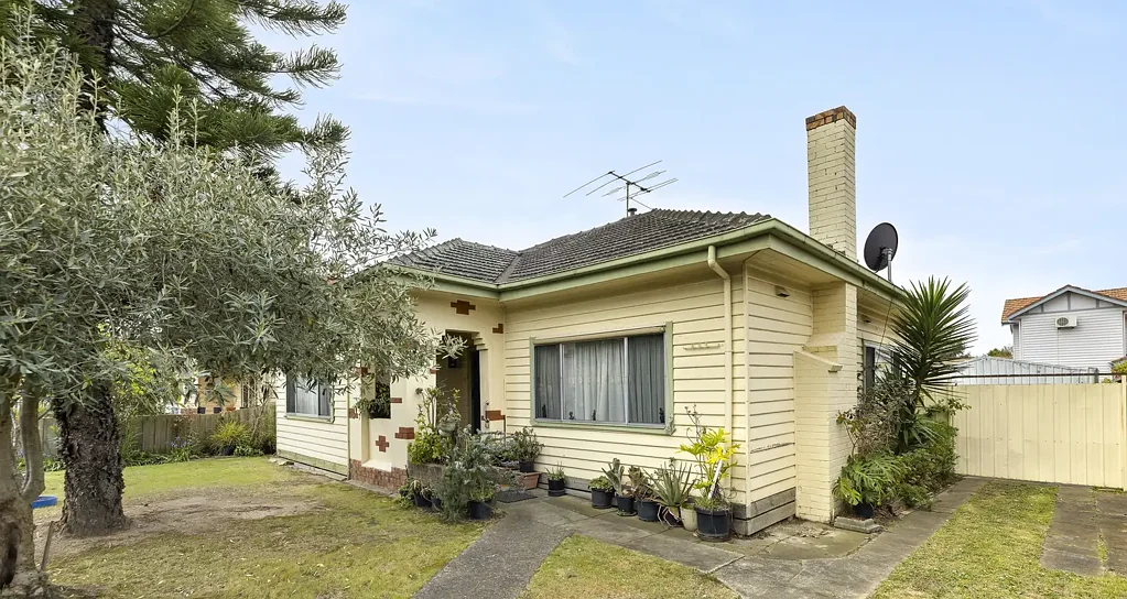 Thornbury 3房 Thornbury经典老宅 Art Deco天花板 硬木地板 开放式布局 便利交通 多校环绕 Art Deco Gem with Position and Potential