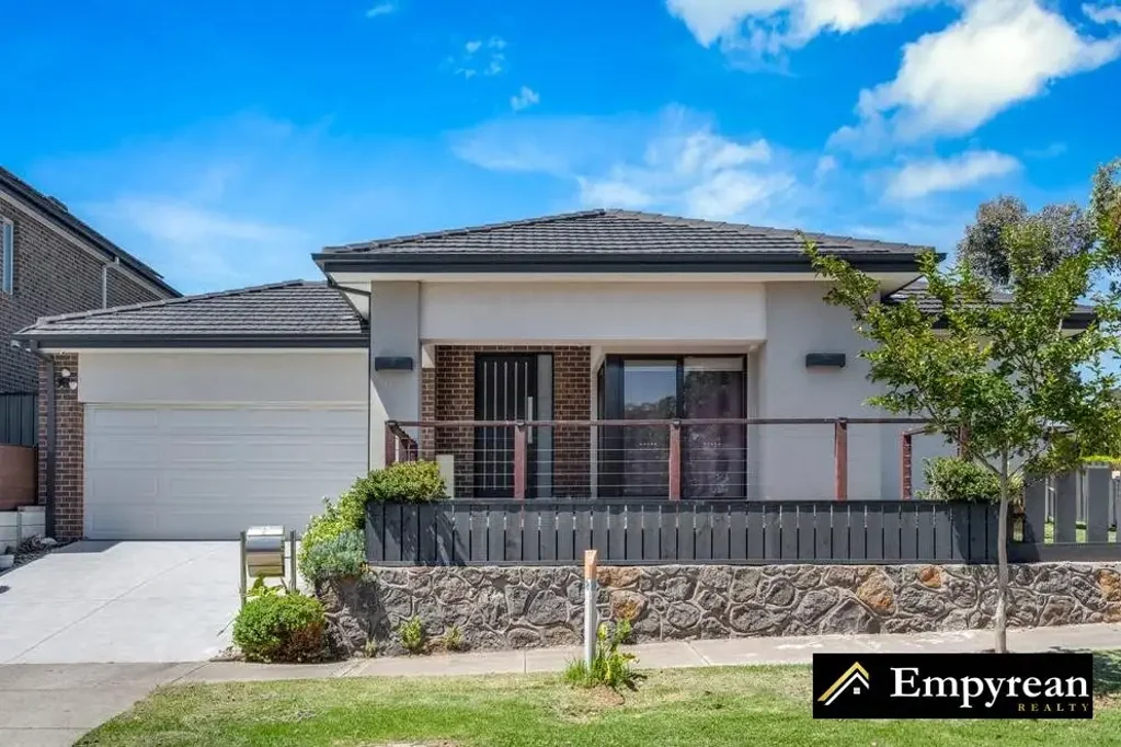 Spacious Family Home with Large Yard & Multiple Living Zones!