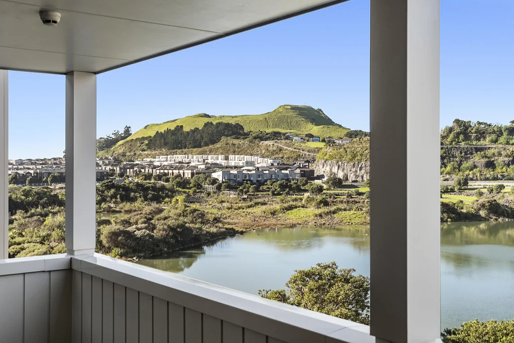Stonefields 2chambre Penthouse Living with Uninterrupted Wetland Views