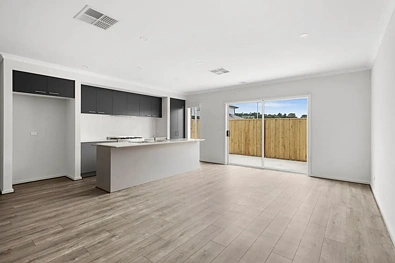 Kusina - 18 Magnolia Cres, Beveridge, VIC 3753