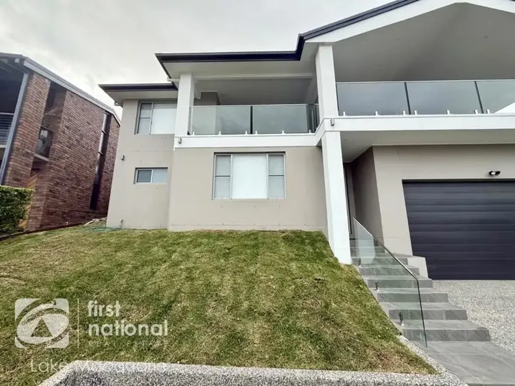 Modern, Low Maintenance Flat with Lake Views (WATER USAGE INCLUDED)