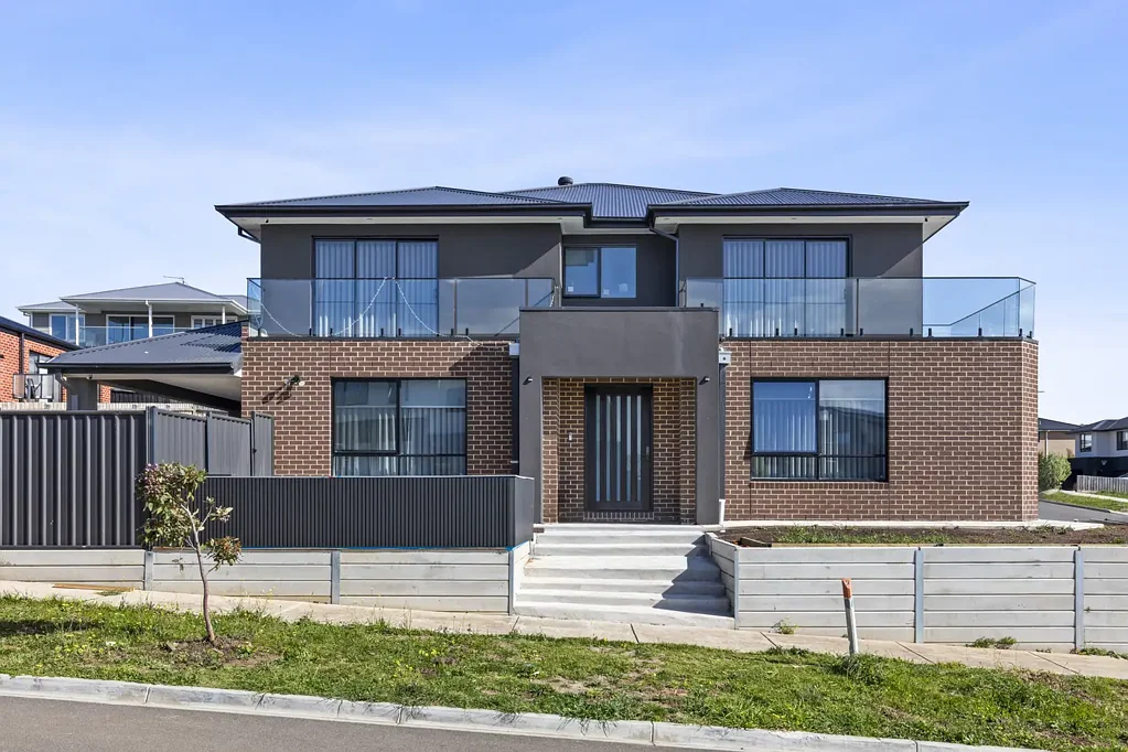 Highton 6બેડરૂમ Grand Proportions, Near-New Luxury & Endless Possibilities