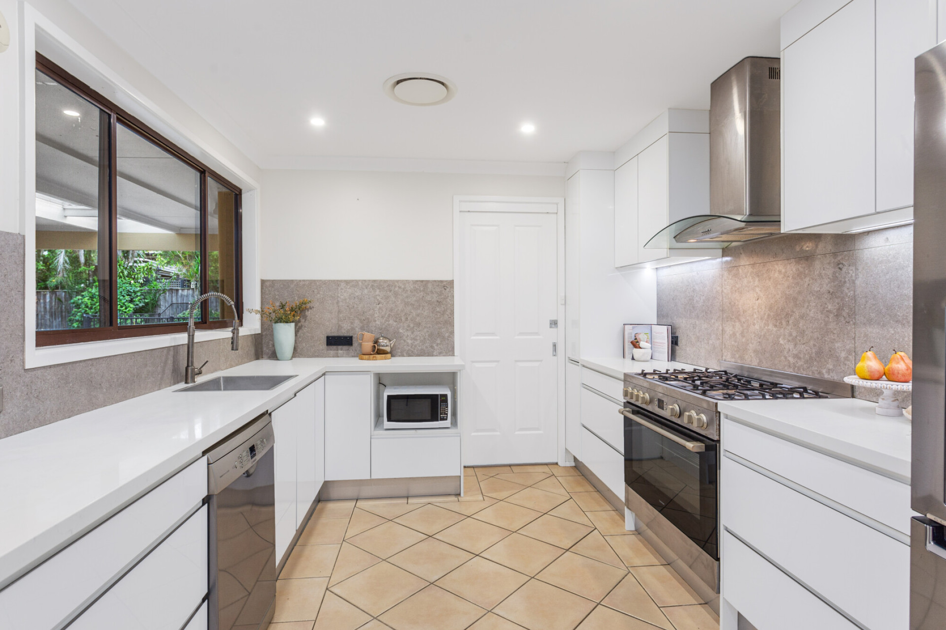 6 CARIBBEAN PL, MOUNT COLAH NSW 2079, 0部屋, 0バスルーム, House