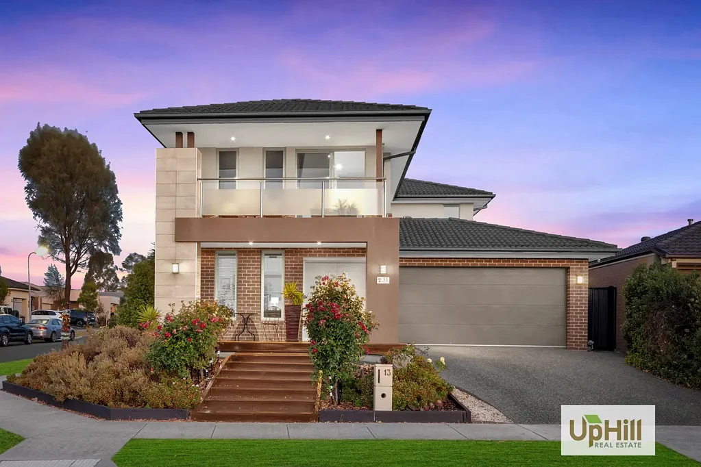 13 Murgese Circuit, Clyde North, VIC 3978