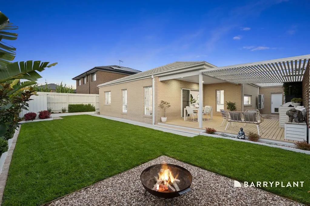 Donnybrook 3침실 Luxurious Family Entertainer with Thoughtful Design in Olivine Estate