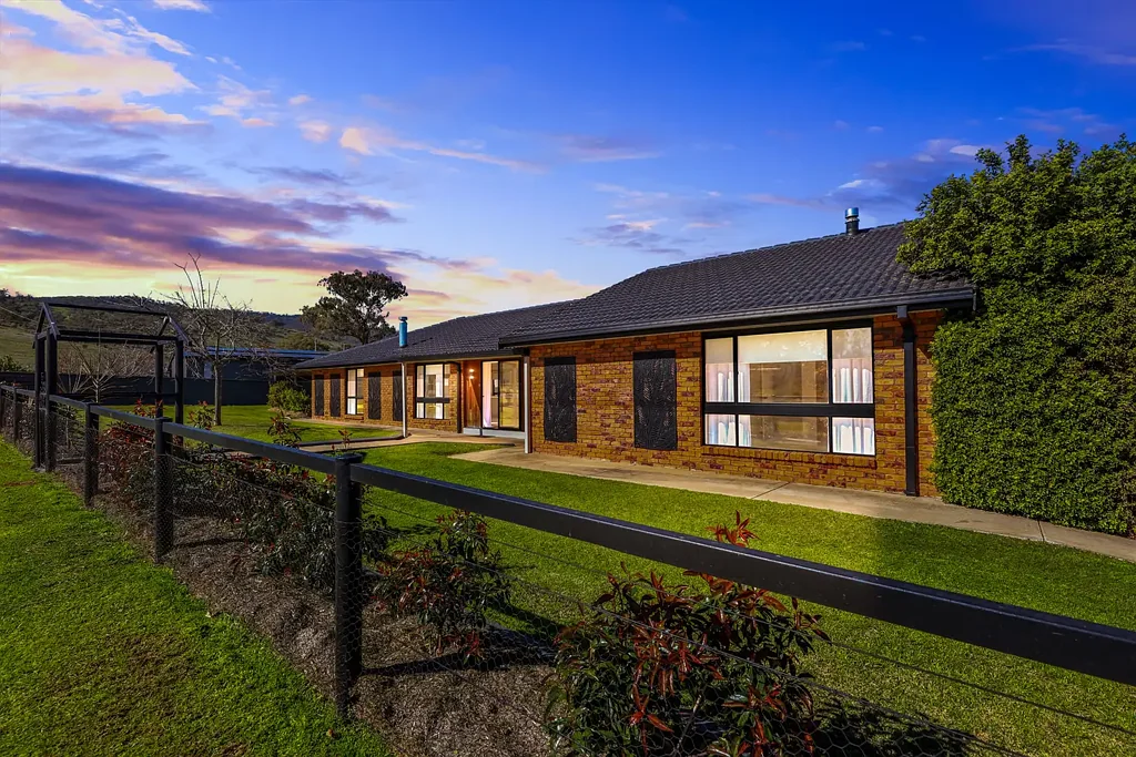 Scone 6房  Luxury Acreage Living with Self-Contained Guest Residence