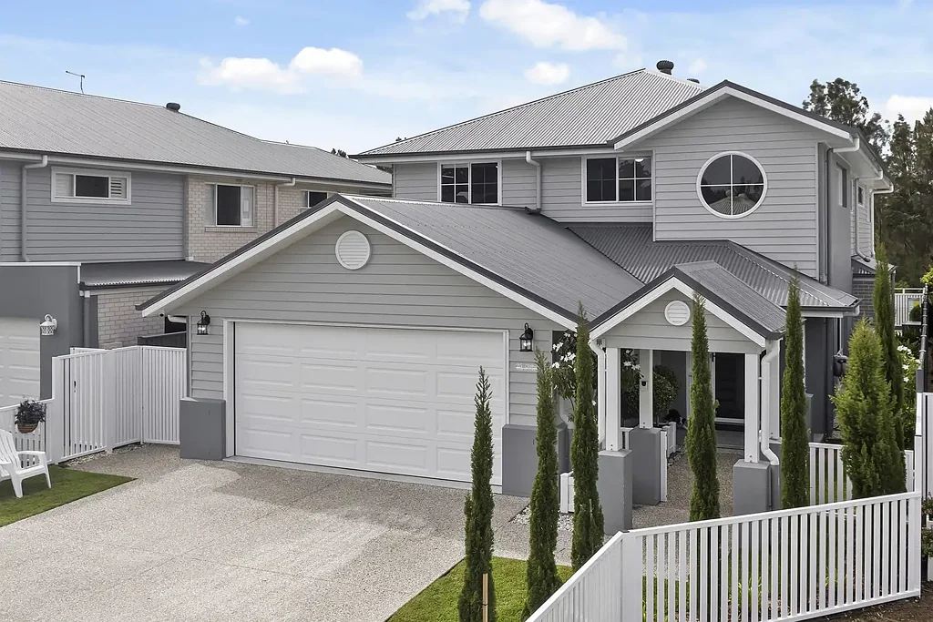Wellington Point 4ਬੈੱਡਰੂਮ Hamptons Elegance Meets Modern Family Living
