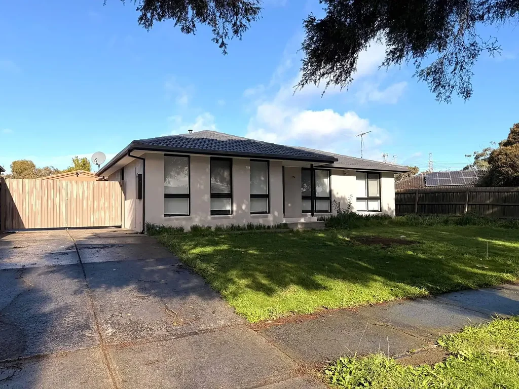 LEASED - FULLY RENOVATED 3 BEDROOM HOUSE IN CRANBOURNE NEAR