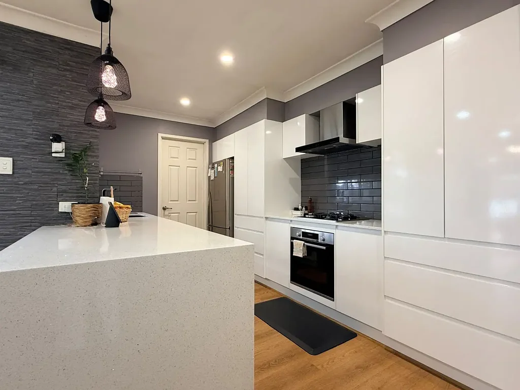 Spacious Family Home Overlooking National Park