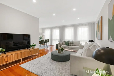 ਰਹਿਣ ਵਾਲਾ ਕਮਰਾ - 17 CARRONVALE ROAD, MOOROOLBARK
