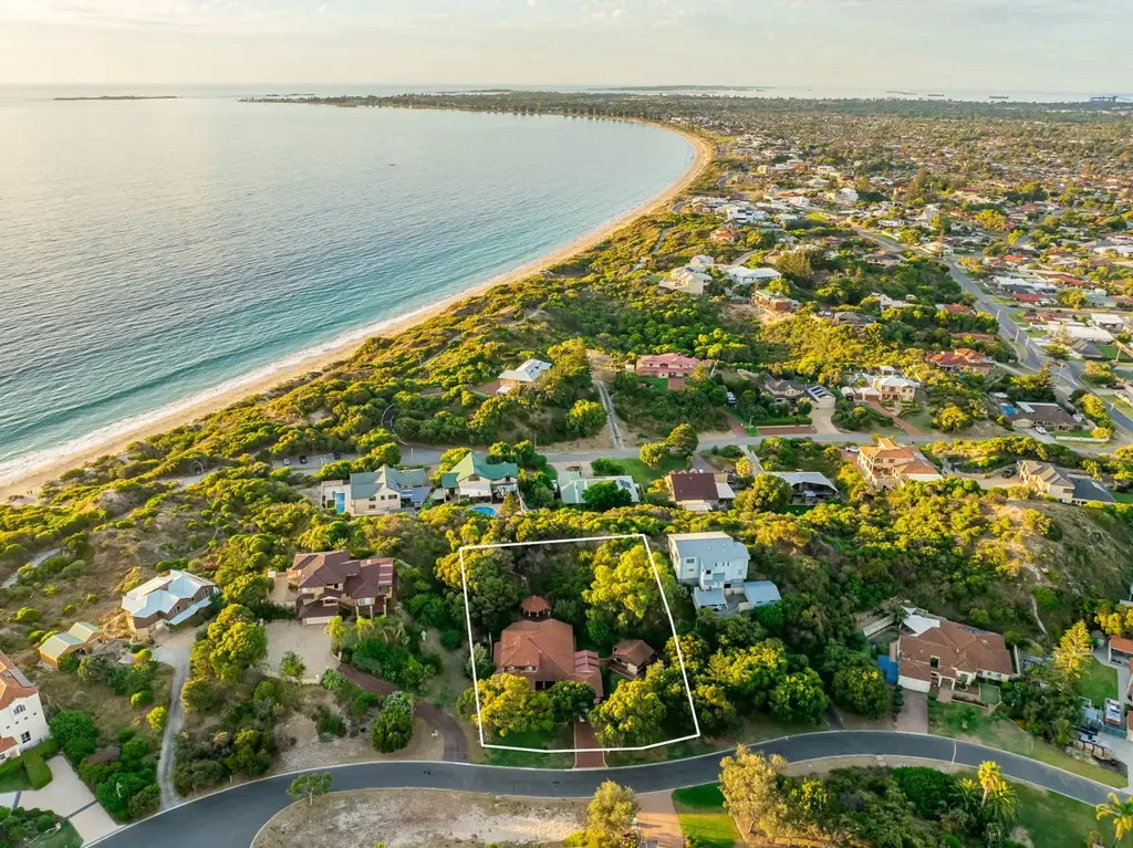 8 Pembroke Court, Warnbro, WA 6169