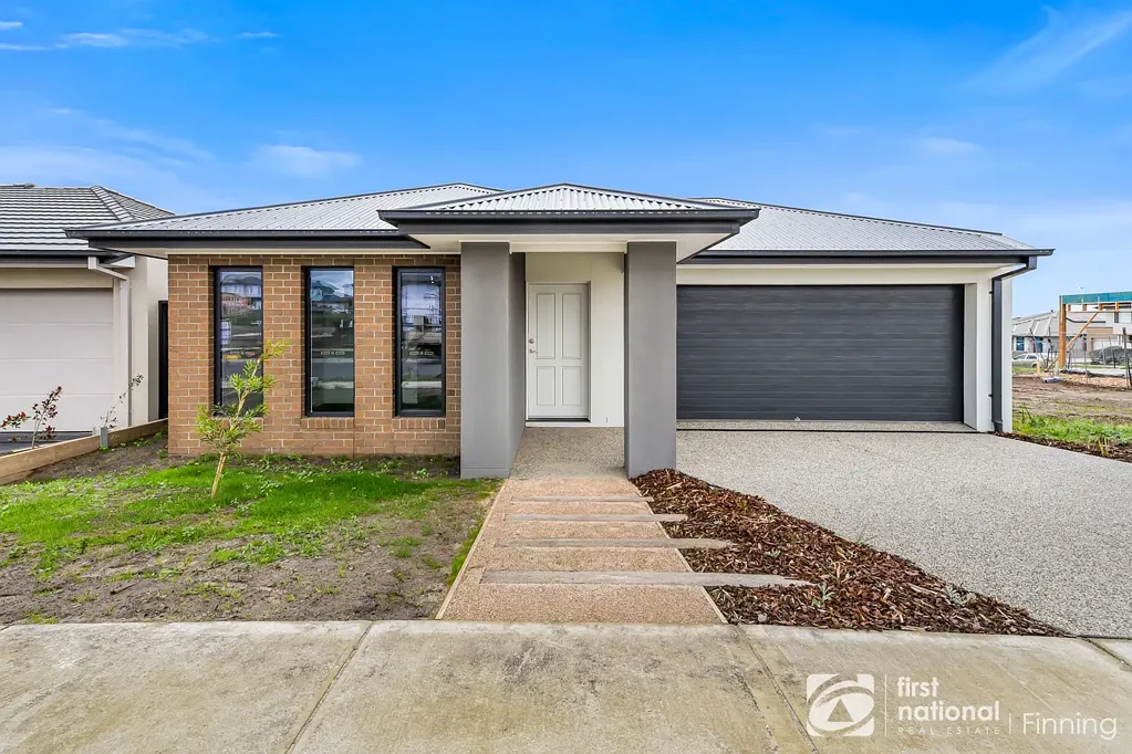 20 Nightfall Avenue, Clyde North, VIC 3978