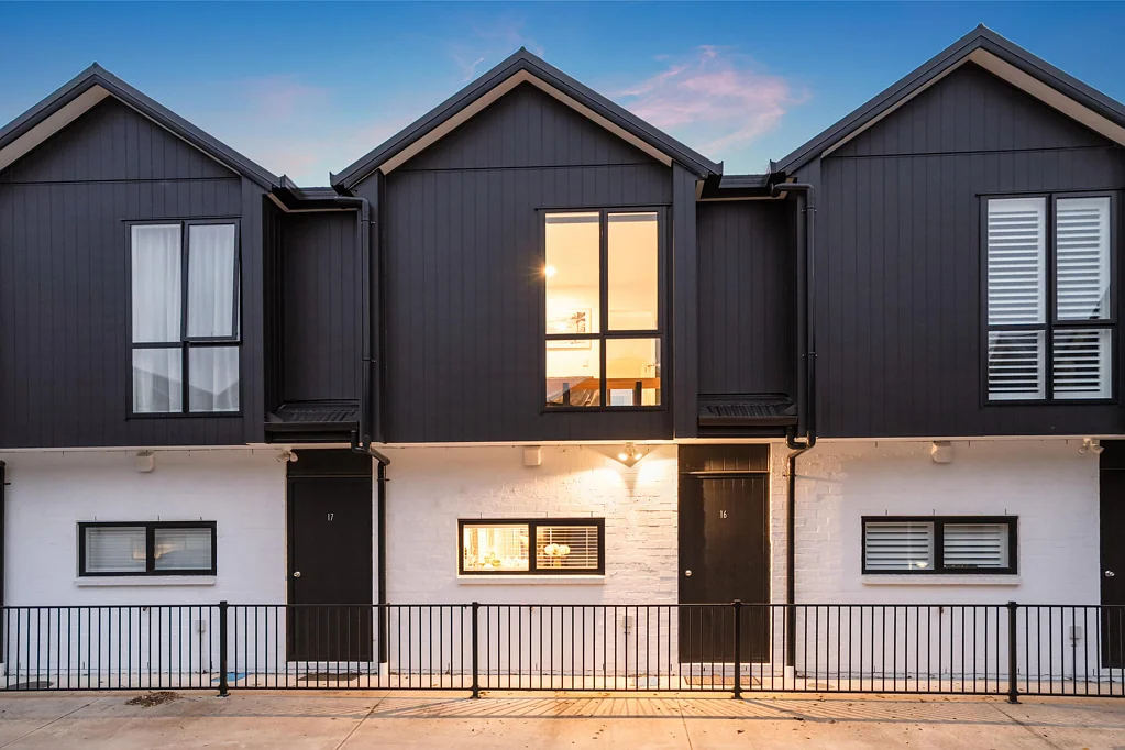 Ellerslie 2બેડરૂમ Freehold, Fabulous & Full of Sunshine