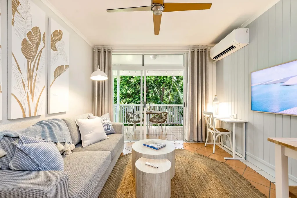 Palm Cove 1房  Turn key holiday let or move in ready, this coastal chic apartment will impress!