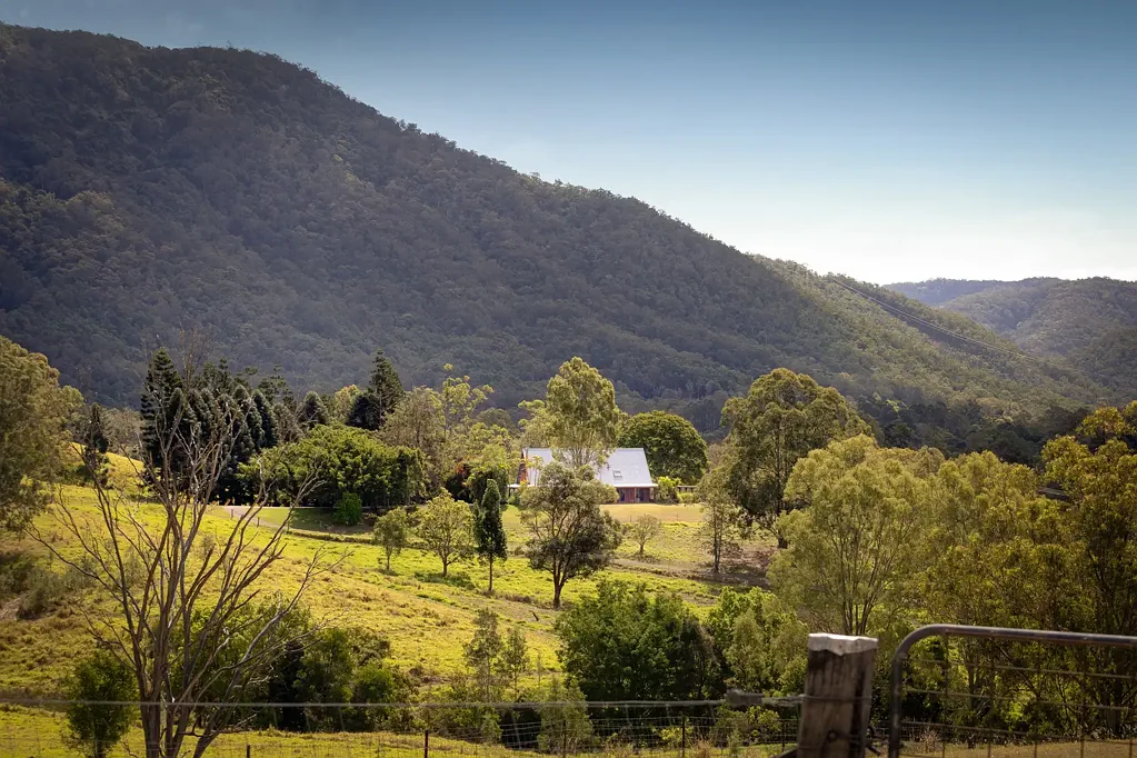 Highvale 135 ACRES OF PRIVATE COUNTRY WITH PANORAMIC MOUNTAIN VIEWS NEIGHBOURING SAMFORD