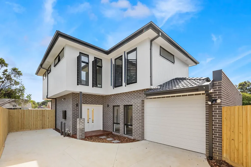 STUNNING FAMILY HOME IN CENTRAL LOCATION