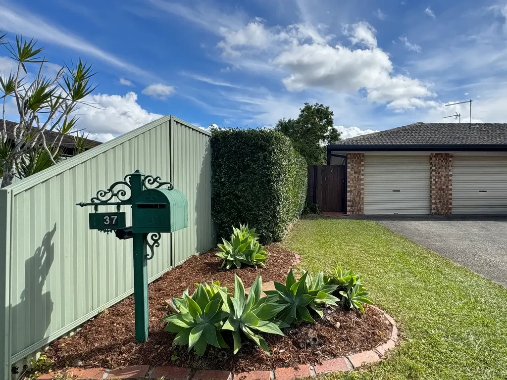 2/37 Botanical Drive, Labrador, QLD 4215
