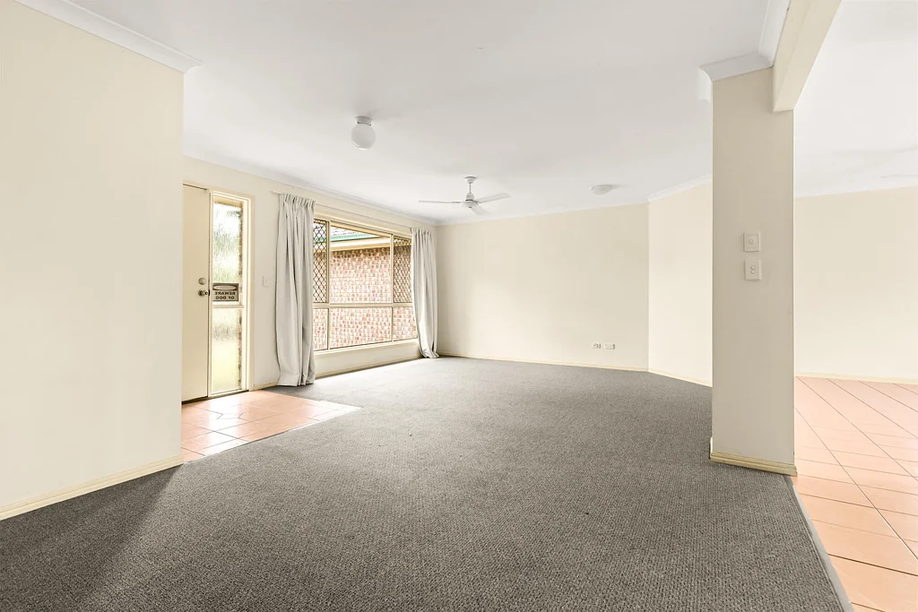 Air-Conditioning, Ceiling Fans and Fully Fenced Family Home