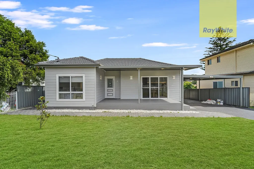 Guildford 3房 Guildford便利位置 三卧带步入式衣帽间 现代开放式设计 双车库宽敞后院 Freshly Renovated Family Home with Space & Style