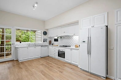 6 ROSS ST, TECOMA VIC 3160, 4 Kuwarto, 2 Banyo, House
