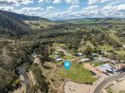 13 Creek Street, Omeo