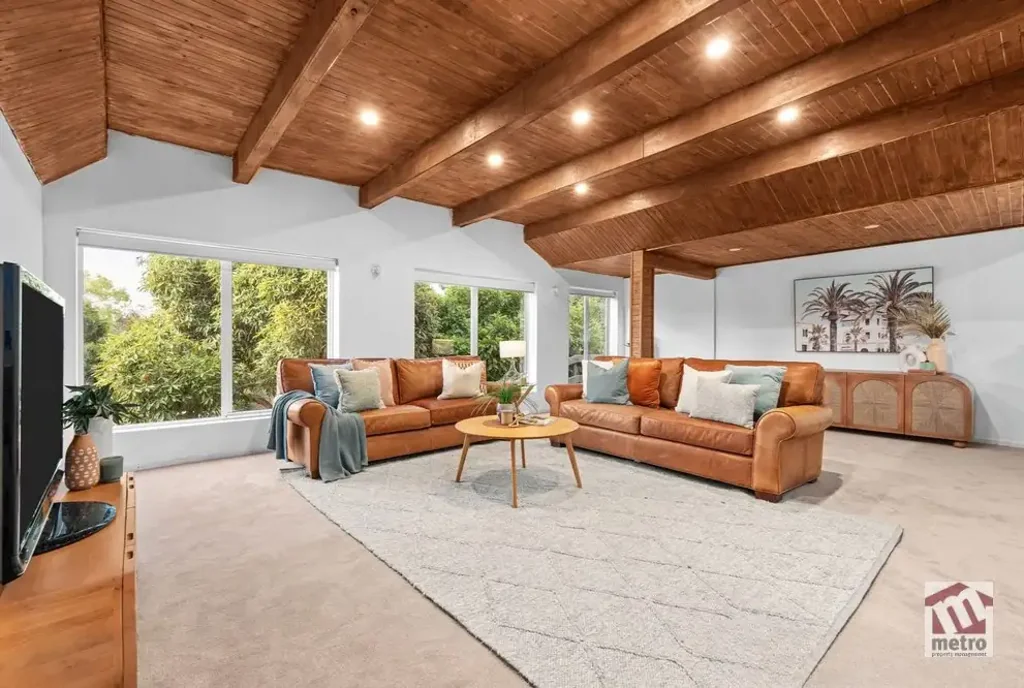 SPACIOUS LIVING WITH MULITPLE LIVING ZONES!