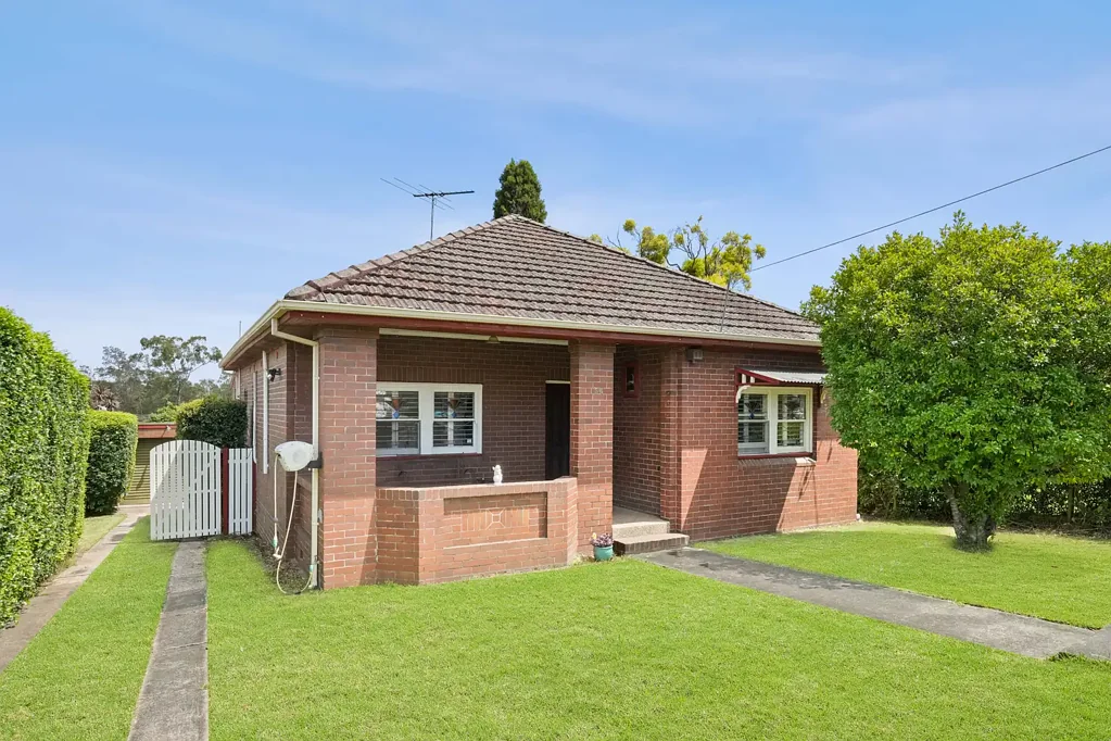 Spacious Family Home with Versatile Four-Car Garage in a Prime Concord West Location