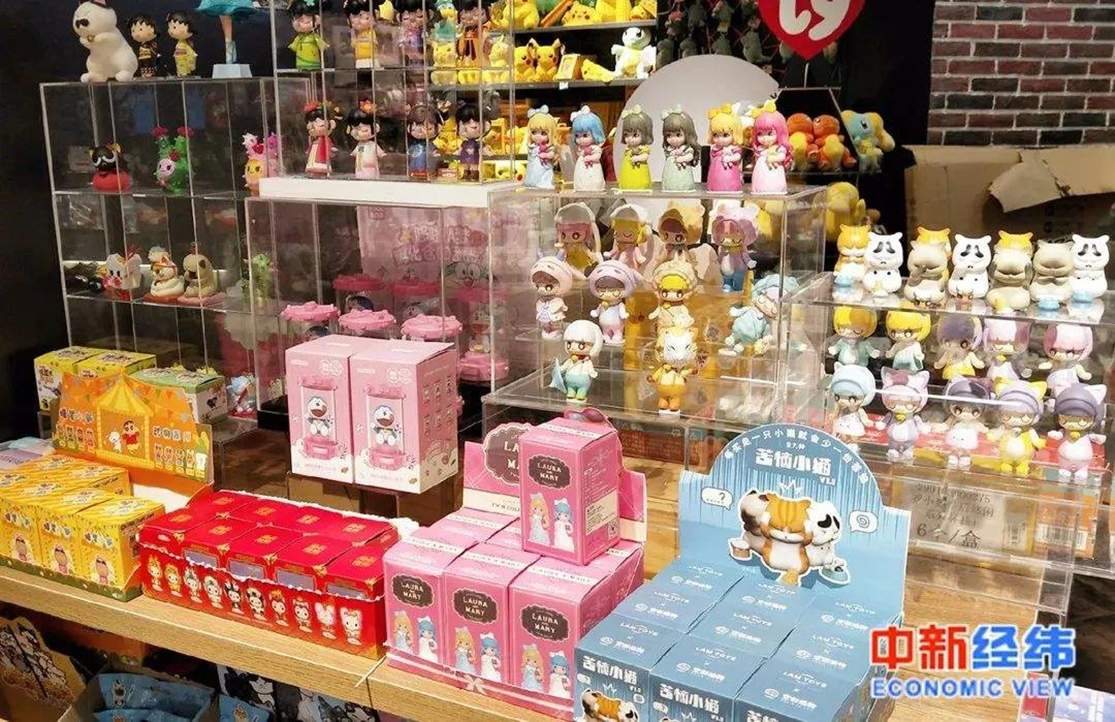 一入盲盒深似海?二手价飙升50倍,有人一年花几十万