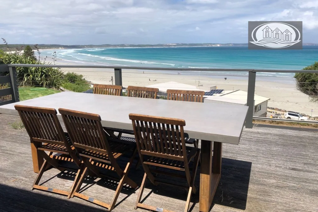 FURNISHED BEACHFRONT PROPERTY
UTILITIES INCLUDED