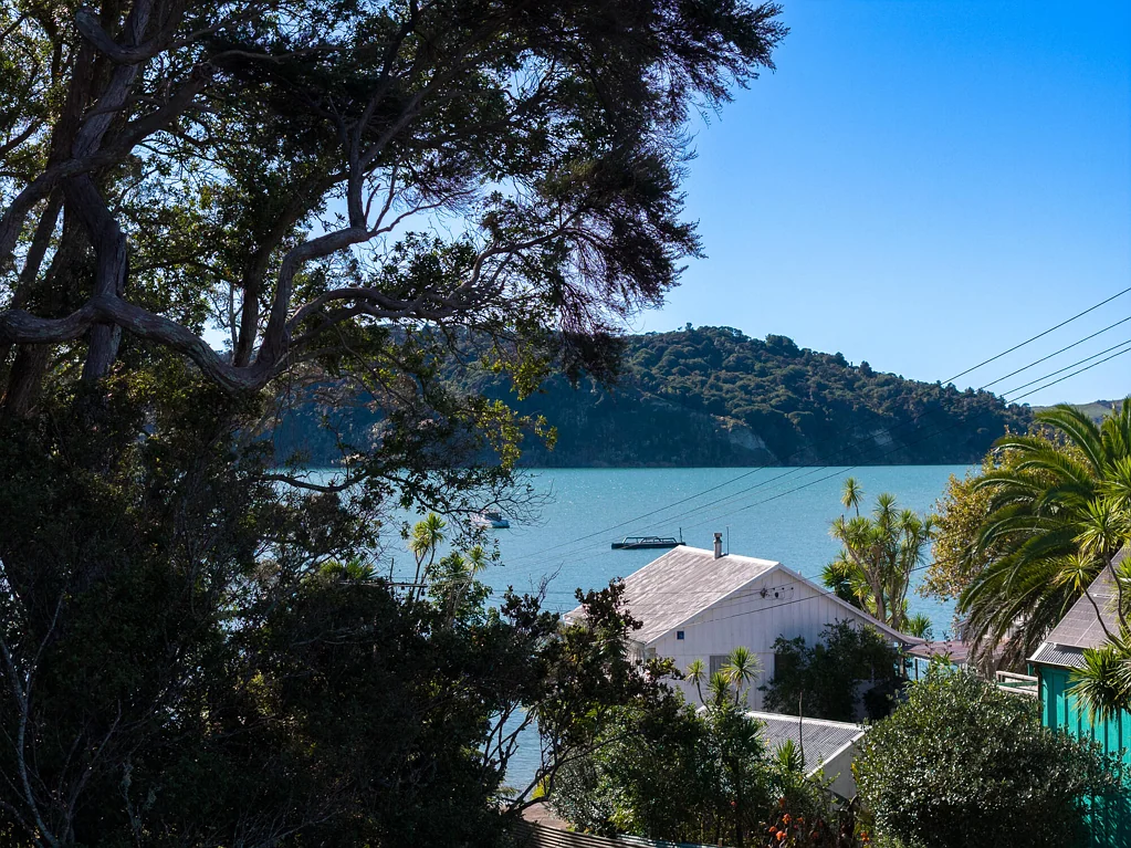 Raglan 3房  Coastal Living with Income Potential
