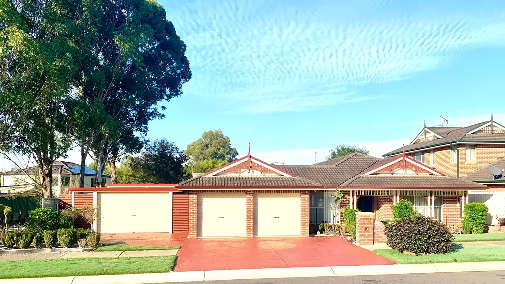 Stunning 5 bedroom home in Harrington Park!!
