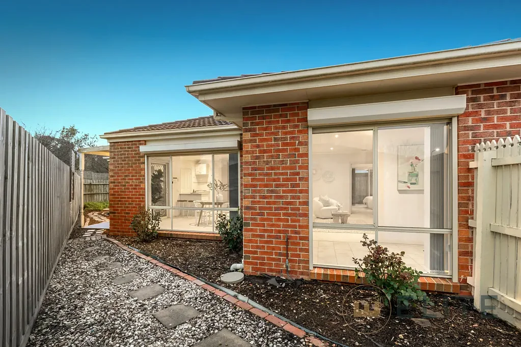 Berwick 3Moenga "PRICE REDUCTION - 3 BEDROOMS, 2 BATHROOMS, COURT LOCATION - GREAT VALUE IN BERWICK!"