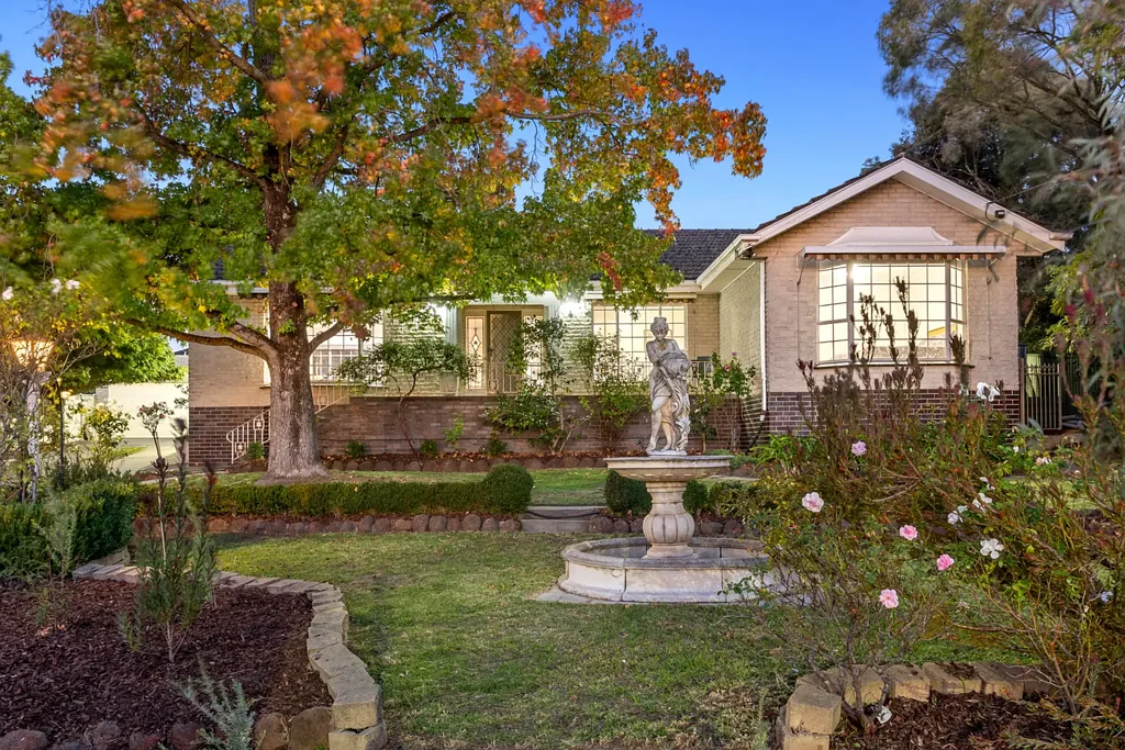 6 Cambrian Court, Flora Hill, VIC 3550