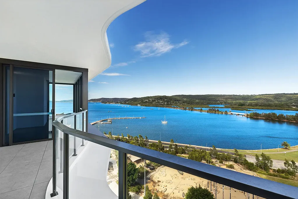 Gosford 3Phòng ngủ Brand new waterfront living with uninterrupted Brisbane Water views