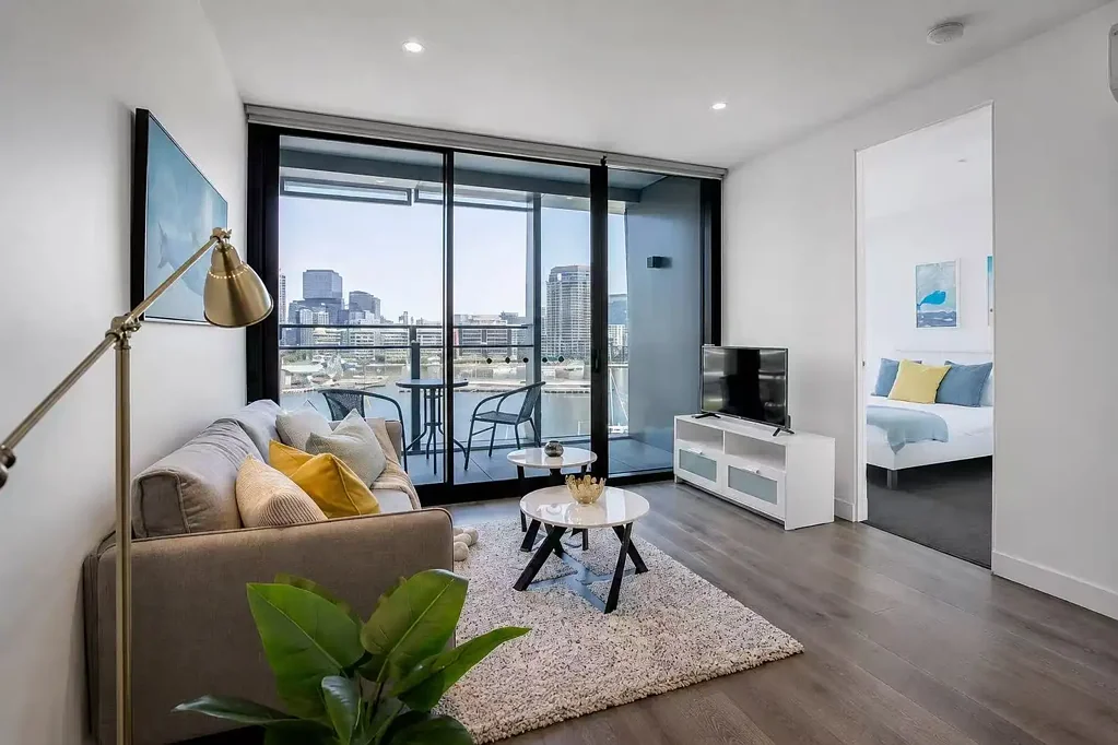 UNFURNISHED - Harbour View Waterside Apartment
