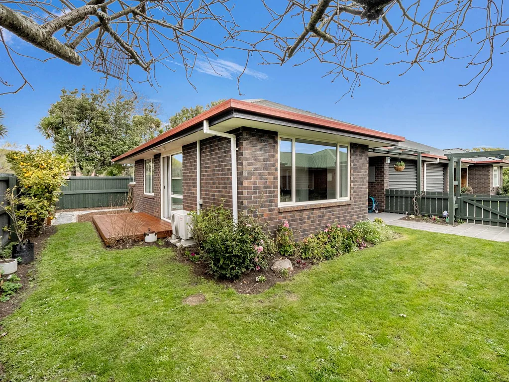 Woolston 2ਬੈੱਡਰੂਮ Home Comforts with a Parkside Edge